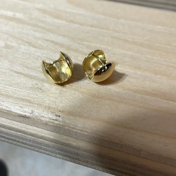 Pair of small golden huggie hoops - Picture 2 of 2